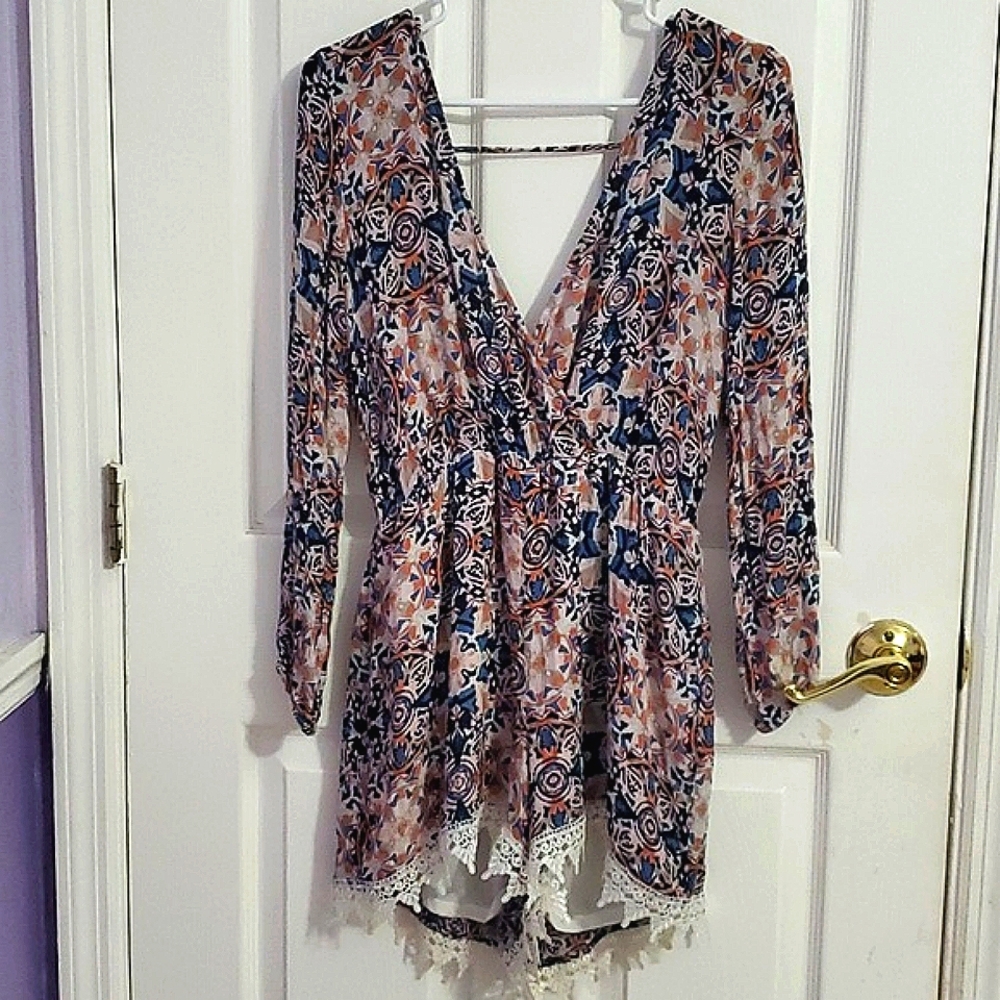 Bethany Mota Boho Print Surplice Balloon Sleeves Flowy Romper S